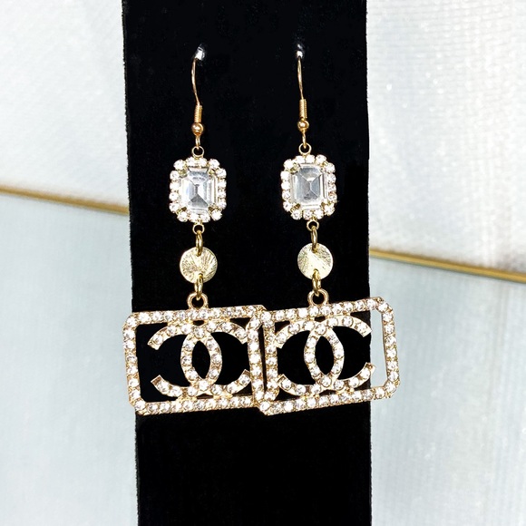Jewelry - SALE ✨NEW✨Luxury Design Vintage Crystal Earrings!
